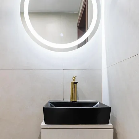 F & B Collection - Metro Urban